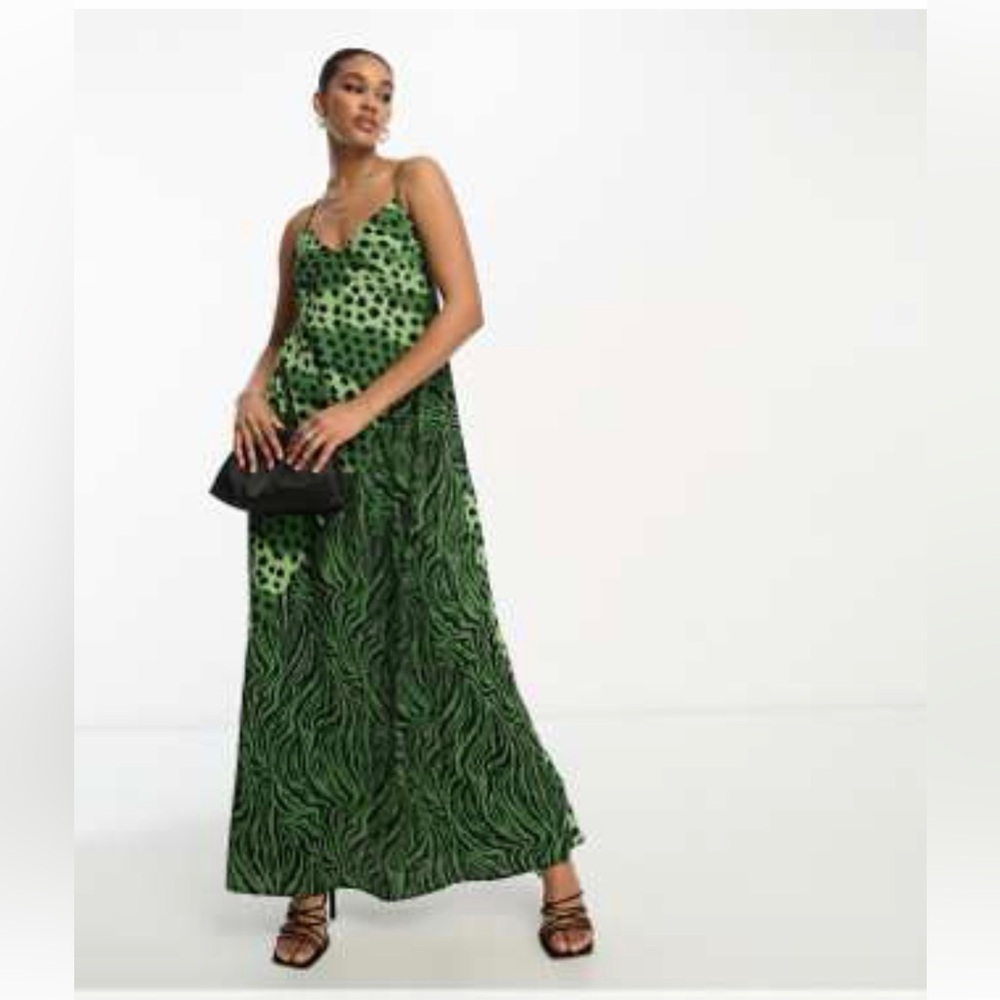 River Island Tall maxi slip dress in women’s US 8. Green animal print